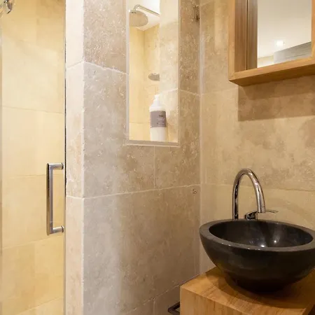 Maison Picasso - Jacuzzi, Vue, Terrasse For 6 *