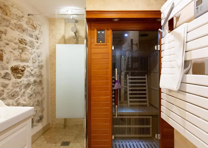 Maison Picasso - Jacuzzi, Vue, Terrasse For 6 *